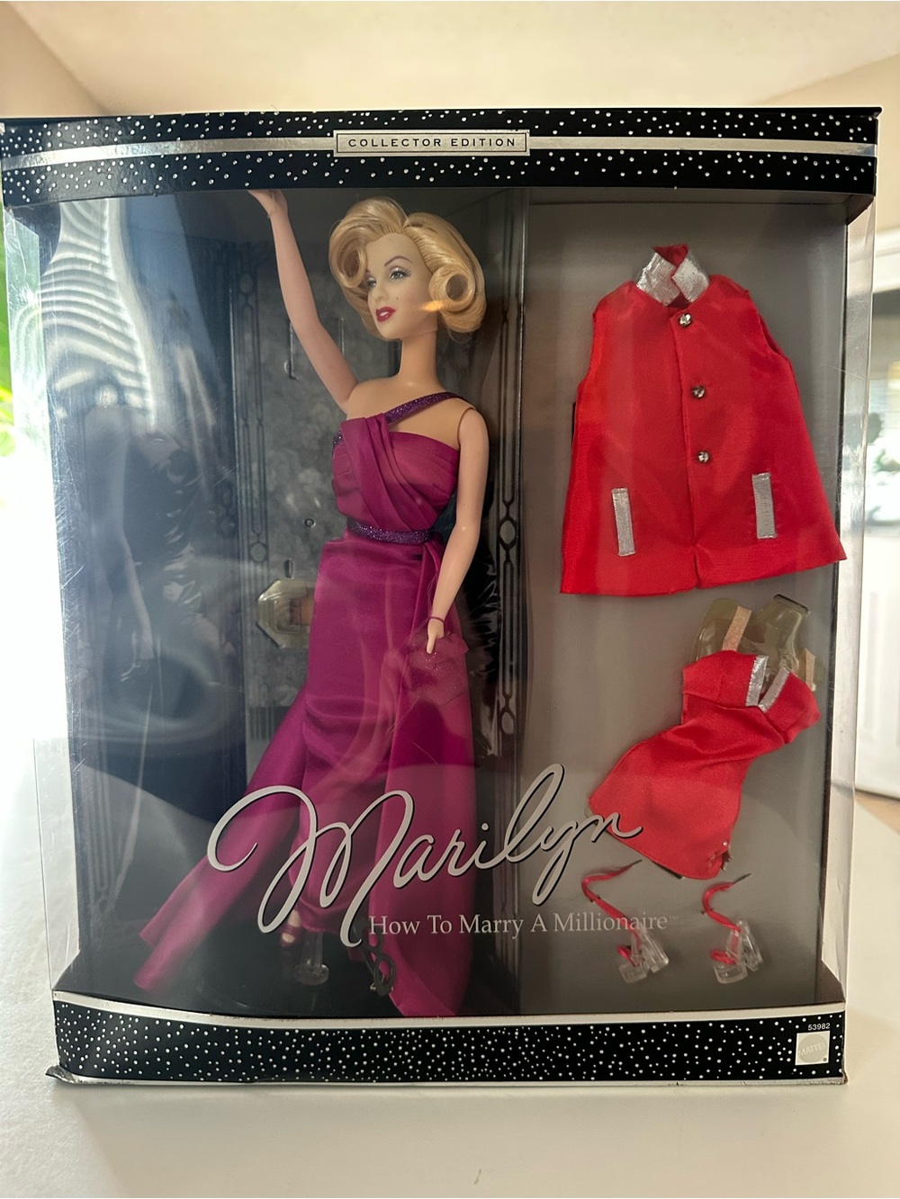 vintage 2001 collectors edition Mattel Marilyn How To Marry A Millionaire Doll.